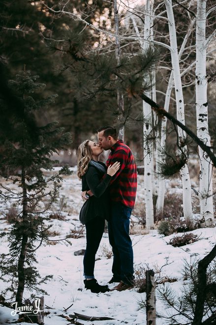 winter-engagement-photos-10