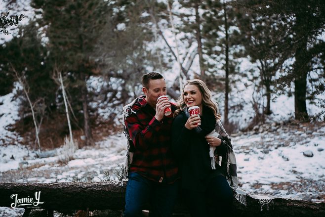 winter-engagement-photos-13