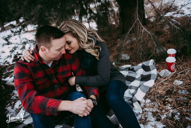 winter-engagement-photos-20