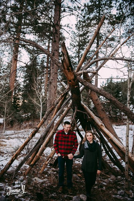 winter-engagement-photos-22