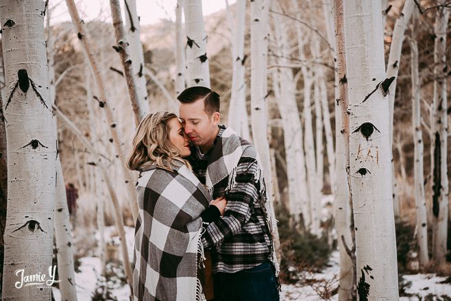 winter-engagement-photos-35