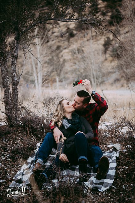 winter-engagement-photos-7