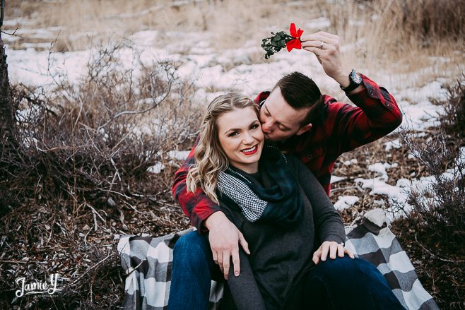 winter-engagement-photos-8