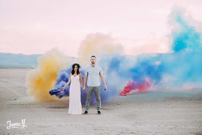 engagement photos with colorful smoke bombs