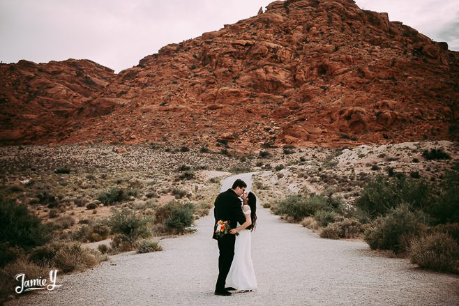 Las Vegas Desert Wedding Photos  Jamie & Kevin - Jamie Y Photography