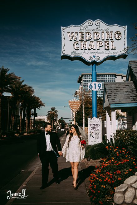 cool las vegas elopement