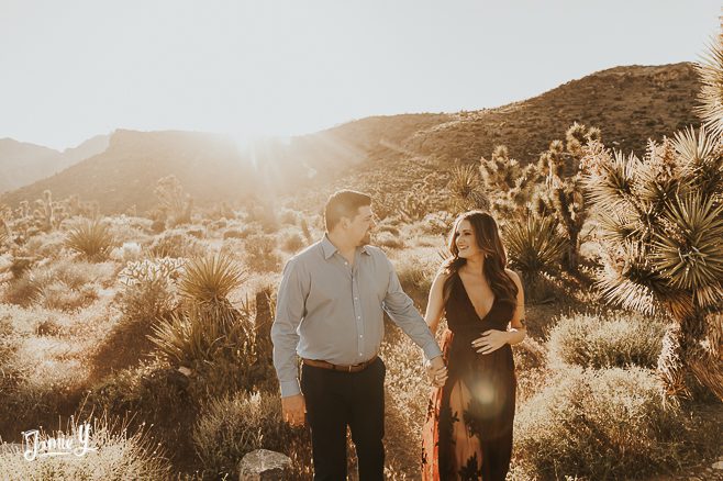 Las Vegas Maternity Desert Photography | Meagan