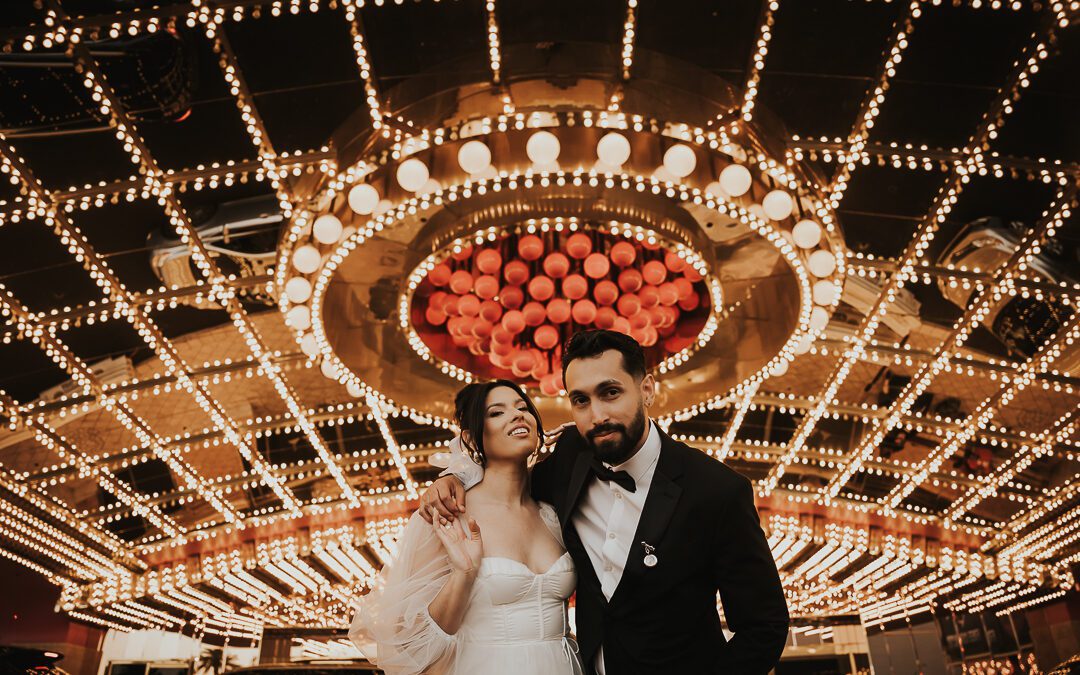 Little White Chapel Elopement | Retro Las Vegas Wedding with Circus Circus Photos