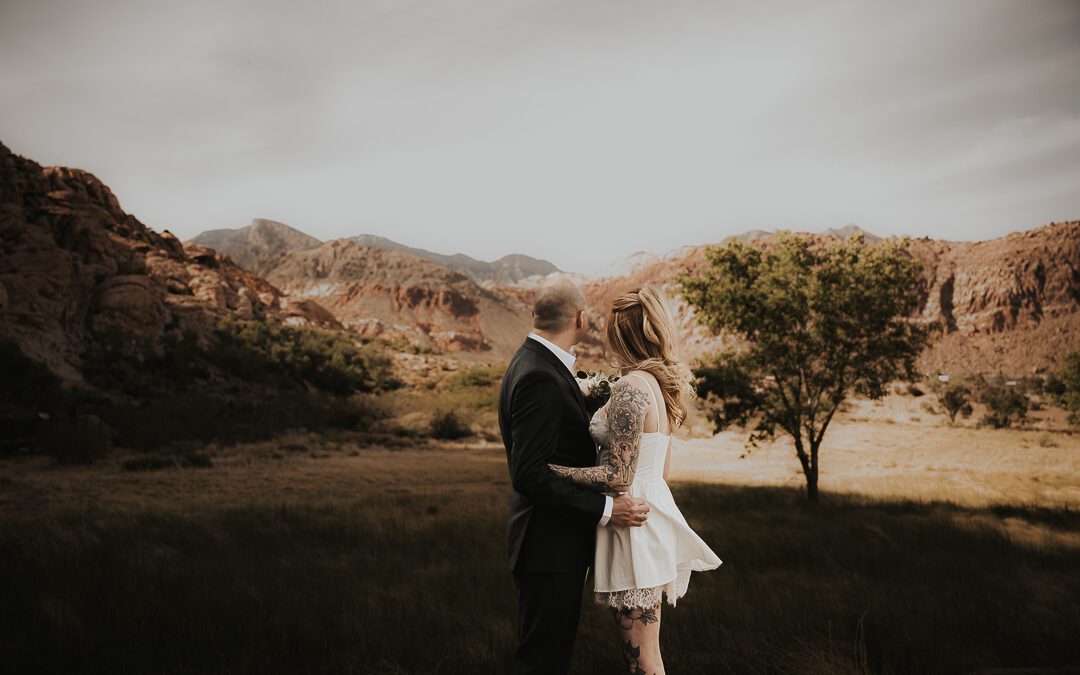 Red Rock Canyon Elopement Guide: How to Plan an Intimate Wedding Near Las Vegas